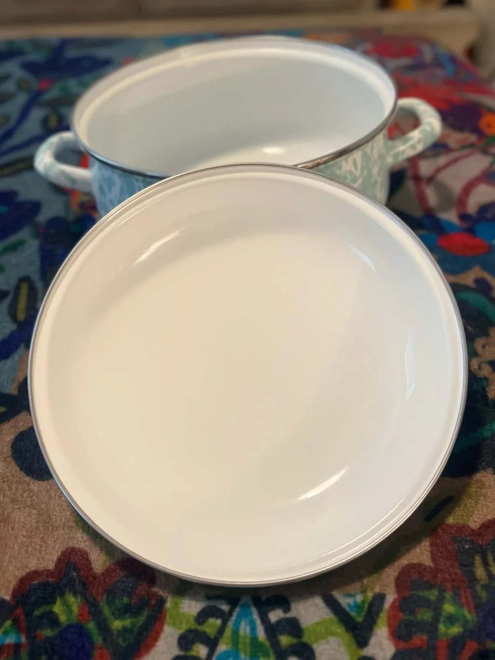 Golden Rabbit Light Blue Swirl Enamel Dutch Oven Pot with Lid 4 Qt - NEVER USED